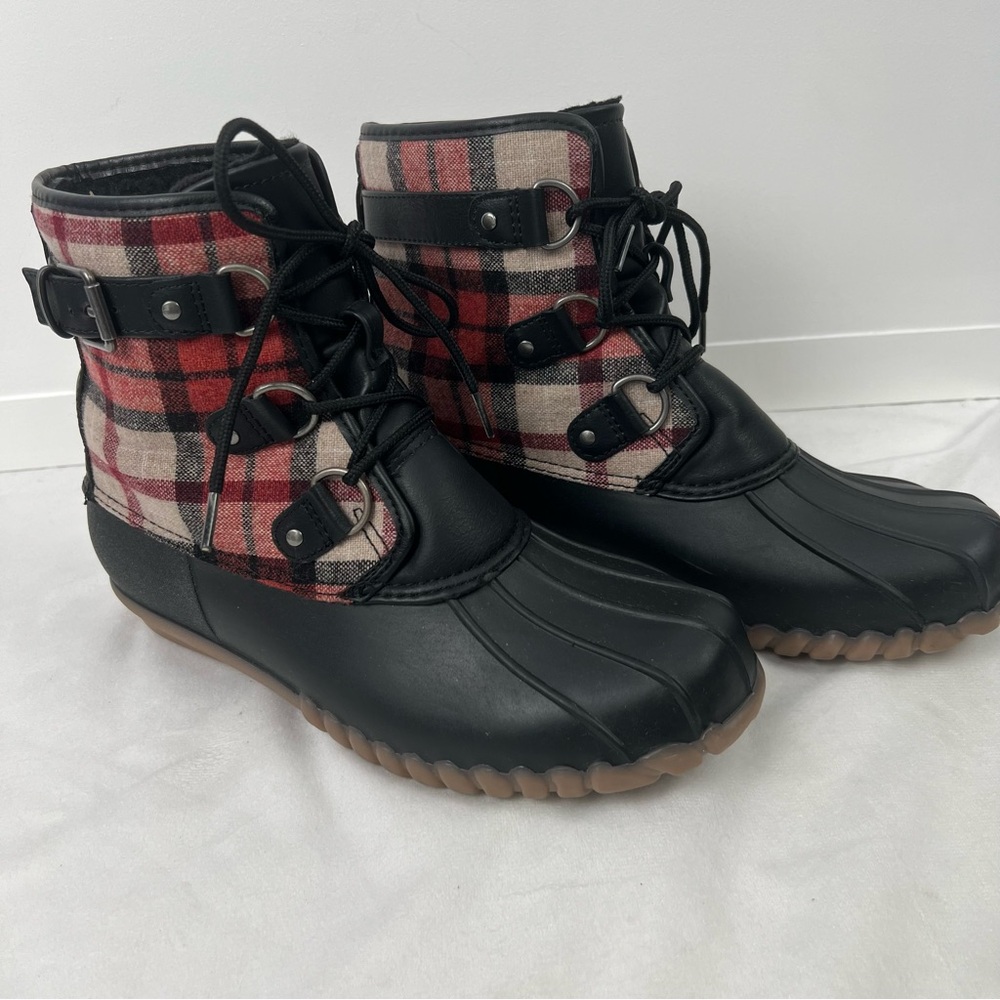 Bare Traps Fahn Plaid Black Red Women's Boots Size 8M